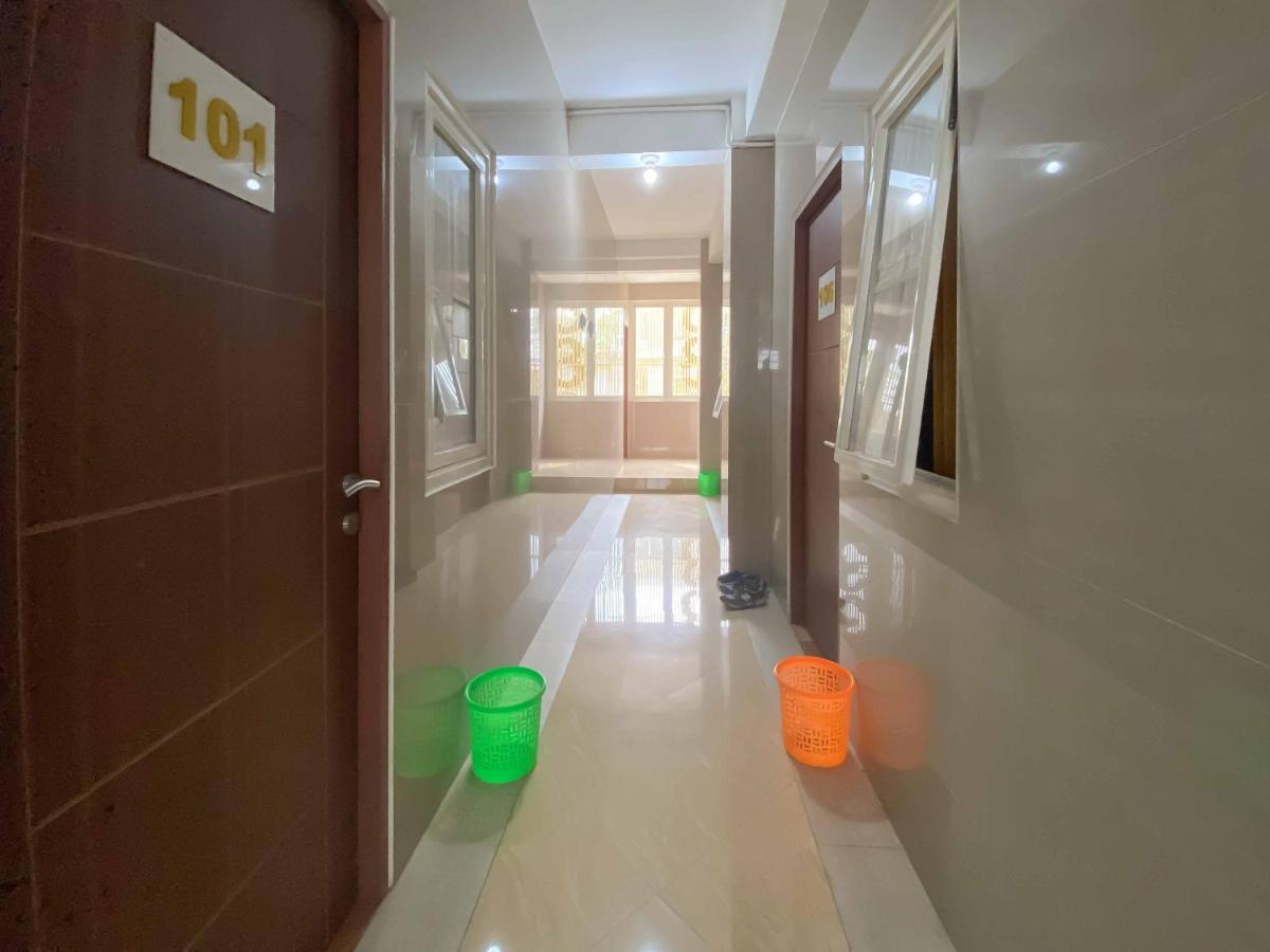 Hotel Koolkost Syariah Near Stasiun Pasar Turi Surabaya Exterior foto